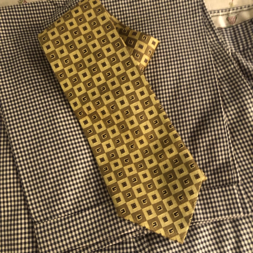 🥁🥁Men’s vintage Gucci necktie. Gold. EUC. BEAUTIFUL. RSRE